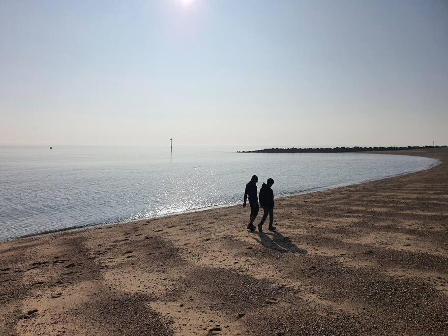 Awave From It All - Escape The City Life Jaywick Sands Ngoại thất bức ảnh